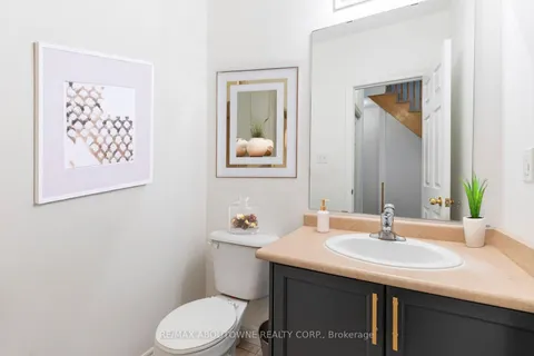 2404 Whistling Springs Cres, Oakville, ON L6M 0C3