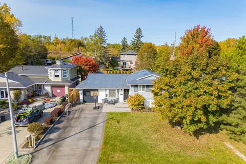 216 Elmore Dr, Halton Hills, ON L7J 2L5
