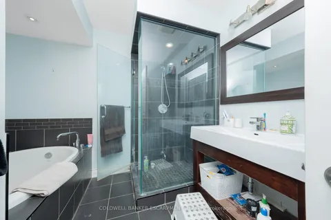 216 Elmore Dr, Halton Hills, ON L7J 2L5