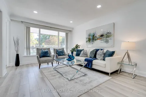 1255 Forestwood Dr, Mississauga, ON L5C 1J2