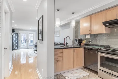 45 Rutland St, Toronto, ON M6N 5G1