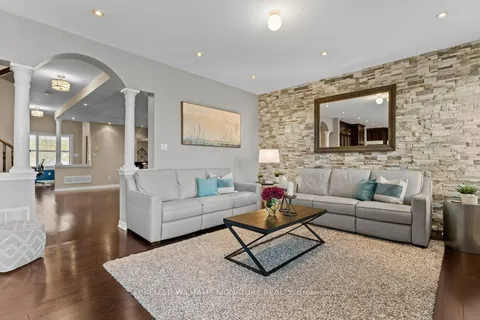 358 Malboeuf Crt, Milton, ON L9T 7Y3