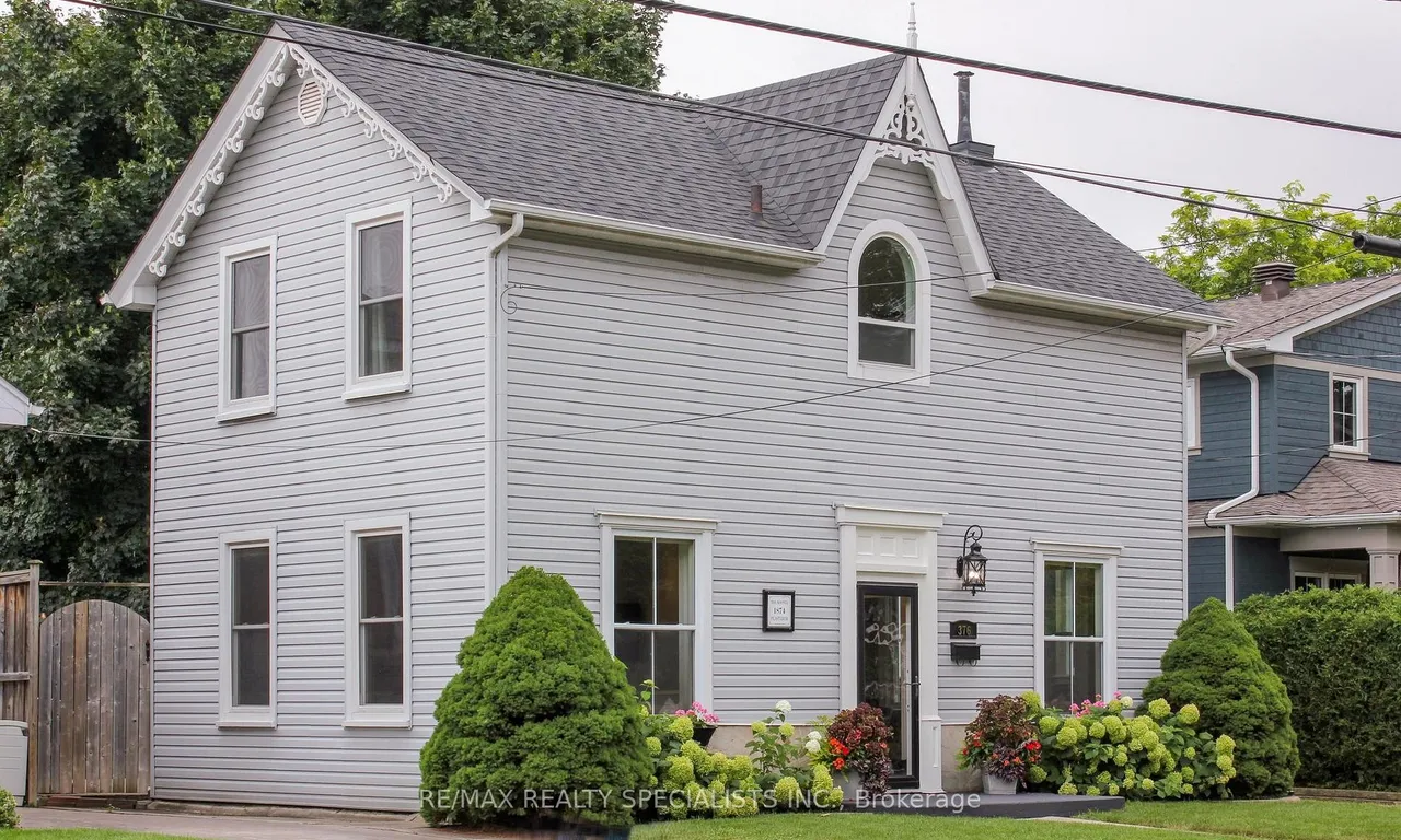 376 Pine St, Milton, ON L9T 1K9