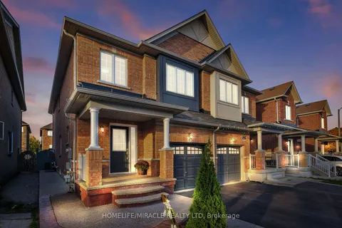 8 Delport Clse, Brampton, ON L6P 3T3