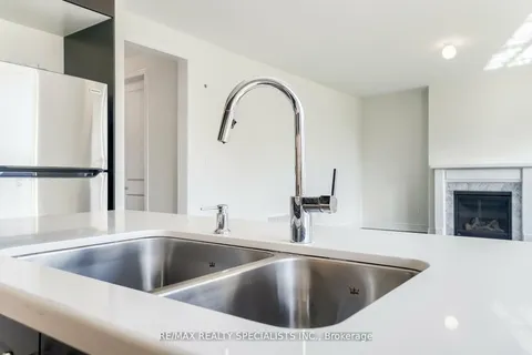 27 Valleyway Dr, Brampton, ON L6X 0E4