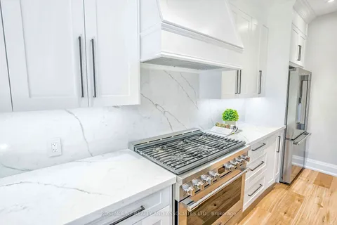 37 Radlett Ave, Toronto, ON M8W 4N1