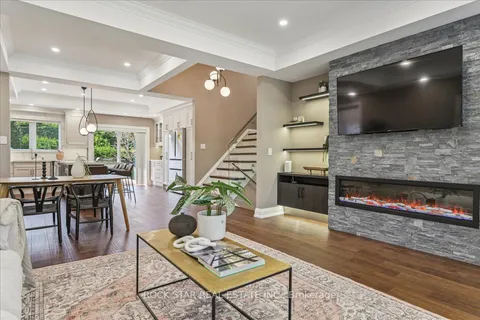 3556 Silverplains Dr, Mississauga, ON L4X 2P4