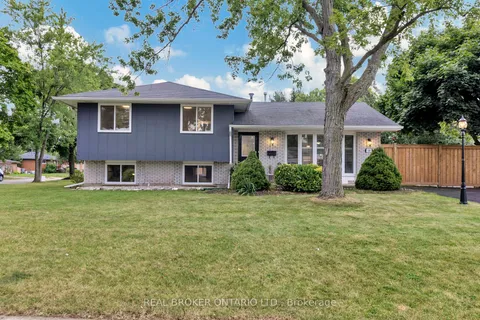 330 Duncombe Dr, Burlington, ON L7L 4M1
