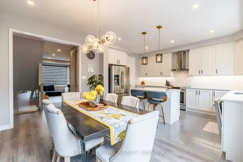 3340 Carding Mill Tr, Oakville, ON L6M 1R7