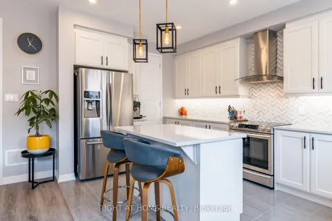 3340 Carding Mill Tr, Oakville, ON L6M 1R7
