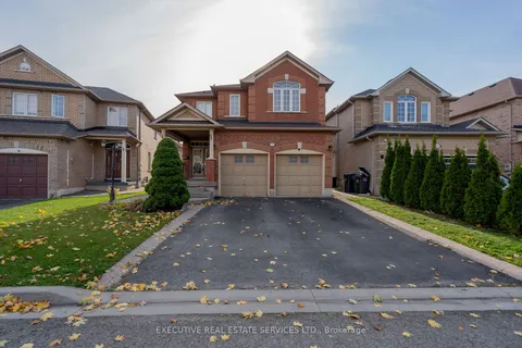 13 Fallstar Cres, Brampton, ON L7A 2J5