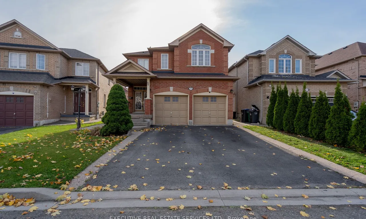 13 Fallstar Cres, Brampton, ON L7A 2J5