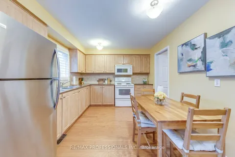 34 Elmbrook Cres, Toronto, ON M9C 5B4