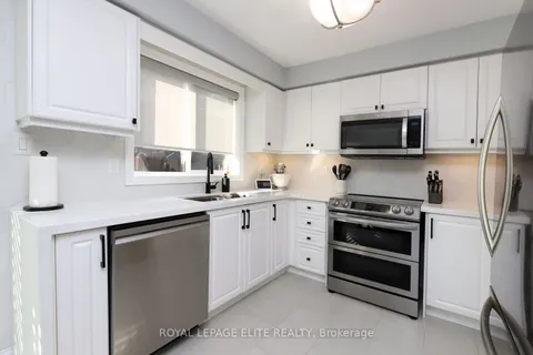 5329 Roadside Way, Mississauga, ON L5M 0H9