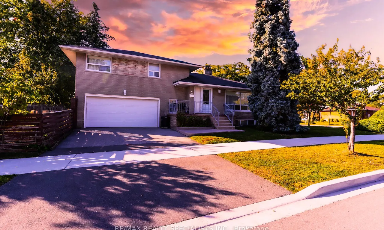 2 Allonsius Dr, Toronto, ON M9C 3N5