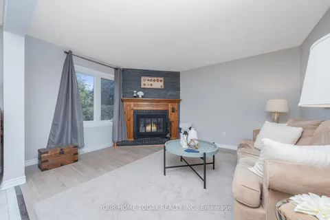 42 McKinnon Ave, Halton Hills, ON L7G 5H4