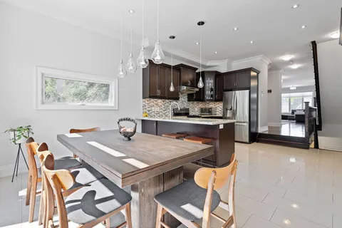 29B East Dr, Toronto, ON M6N 2N8