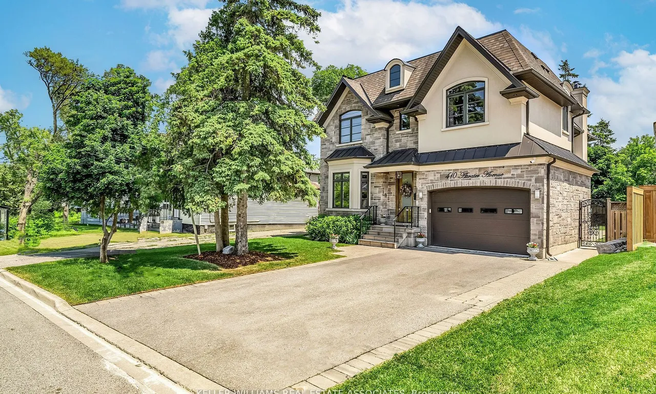 410 Atwater Ave, Mississauga, ON L5G 2A3