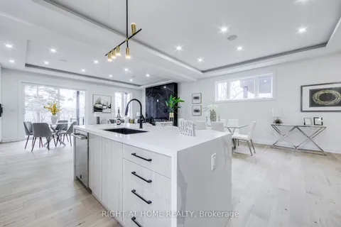 768 Montbeck Cres, Mississauga, ON L5G 1P3