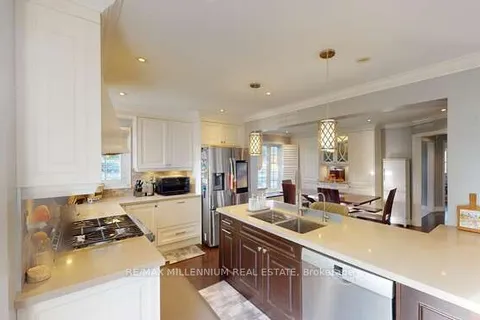 6944 Lisgar Dr, Mississauga, ON L5N 6V6