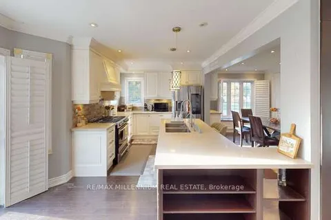6944 Lisgar Dr, Mississauga, ON L5N 6V6