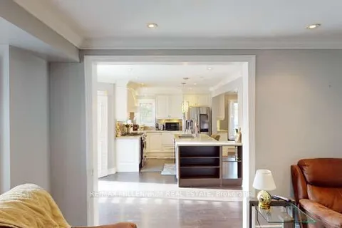 6944 Lisgar Dr, Mississauga, ON L5N 6V6