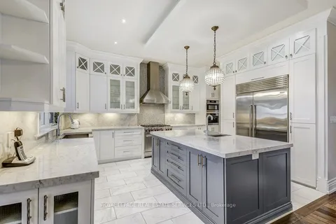 1035 Truman Ave, Oakville, ON L6H 1Y7