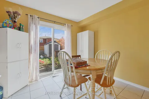 128 Springbrooke Cres, Mississauga, ON L5R 2L4