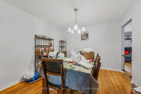 128 Springbrooke Cres, Mississauga, ON L5R 2L4