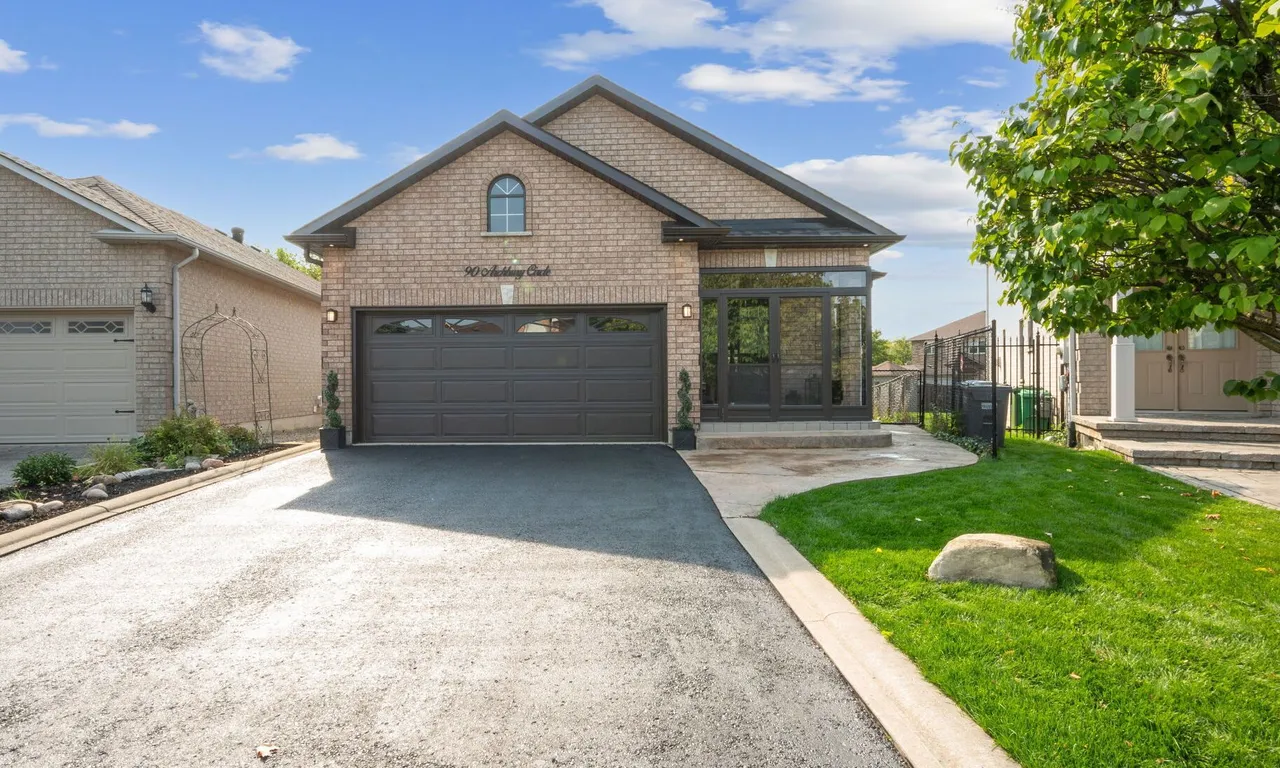 90 Archbury Circ, Caledon, ON L7E 2H6