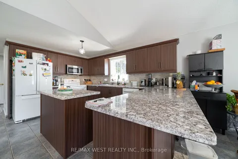 1286 Burkholder Dr, Burlington, ON L7M 4S4