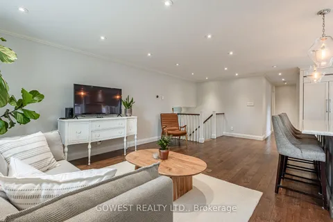 249 Cheltenham Rd, Burlington, ON L7L 4H6