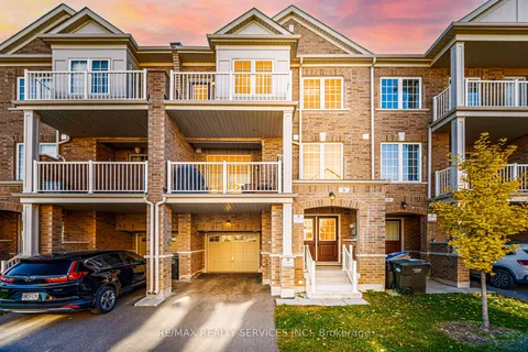 8 Haymarket Dr, Brampton, ON L7A 5C3
