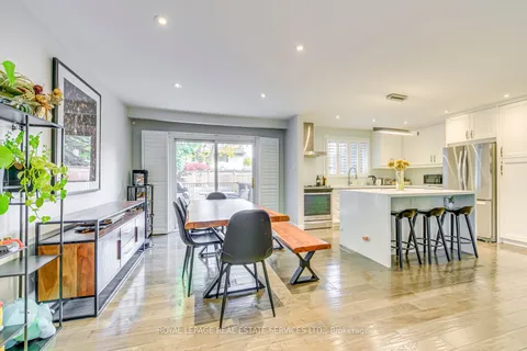 1241 Richards Cres, Oakville, ON L6H 1R5