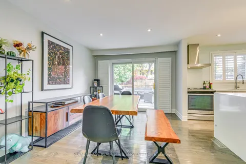 1241 Richards Cres, Oakville, ON L6H 1R5