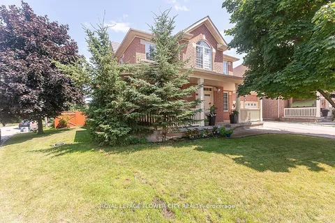 19 Maldives Cres, Brampton, ON L6P 1L5