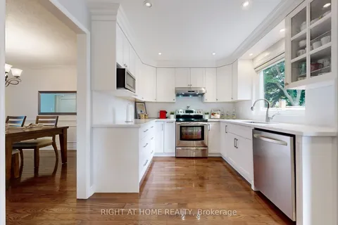 1588 Summergrove Cres, Mississauga, ON L5M 3Z3