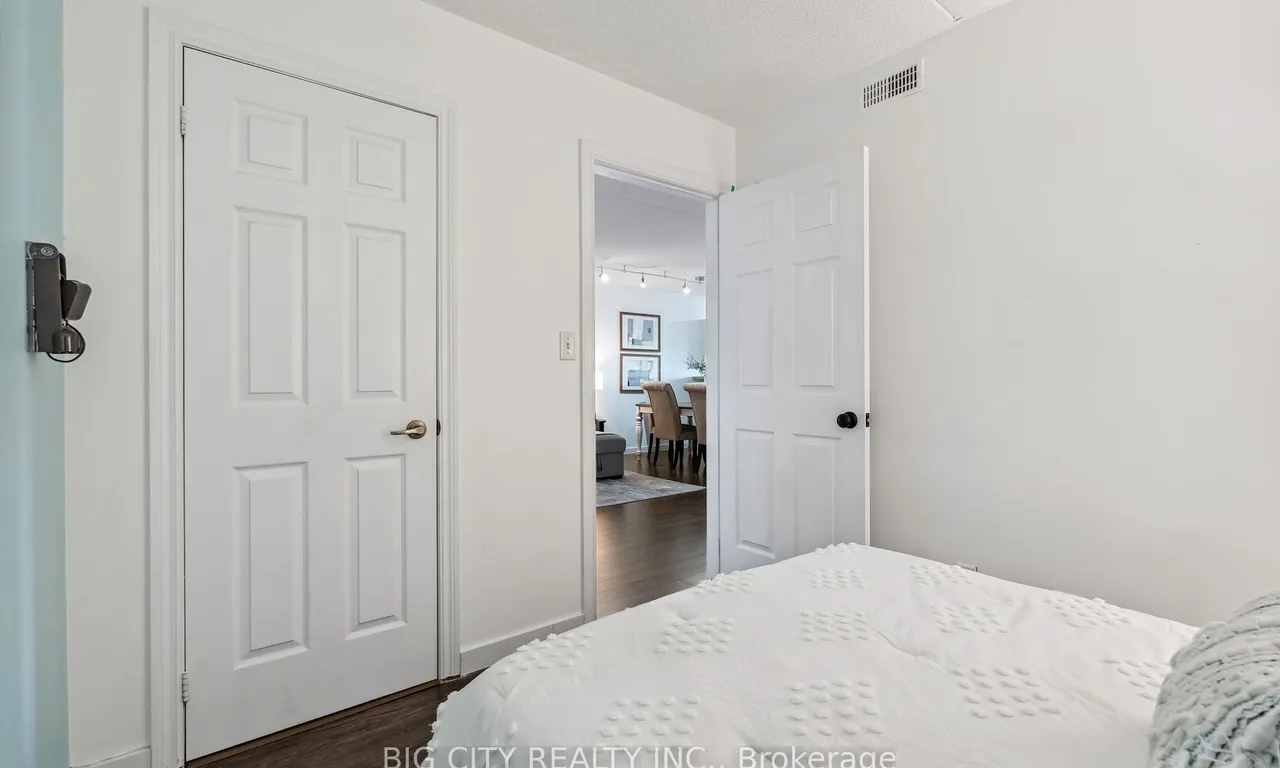 Condo Apt interior view at 1421 Walker&apos;s Line Burlington