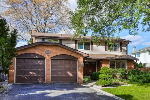 981 Valdese Dr, Mississauga, ON L5C 2Z5