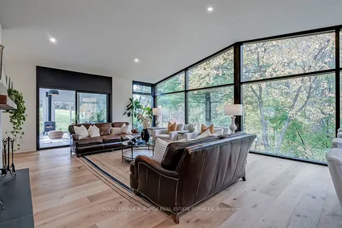 2365 Britannia Road, Burlington, ON L7P 0E8