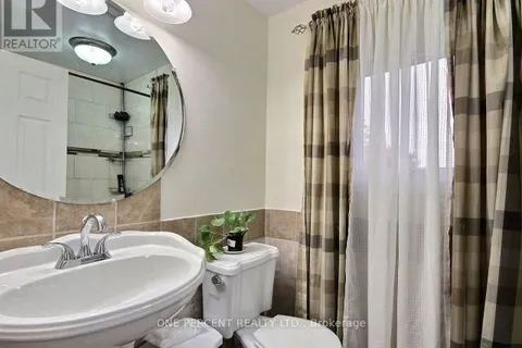 9 Hazelglen Ct. Crt, Brampton, ON L6S 1N7