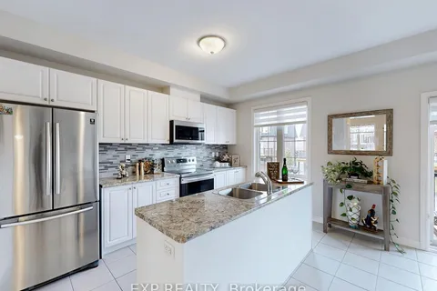 15 Pomarine Way, Brampton, ON L6X 0E4