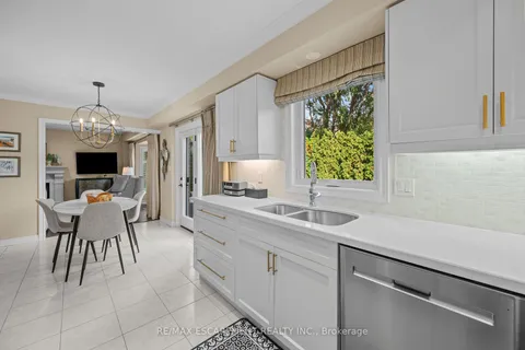 2389 BAXTER Cres, Burlington, ON L7M 4C9