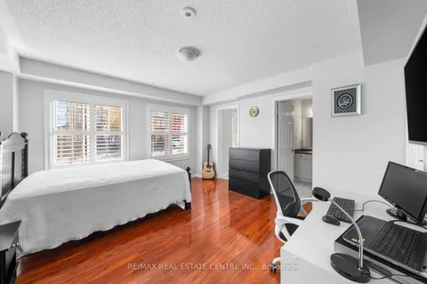 295 Dymott Ave, Milton, ON L9T 0Z4