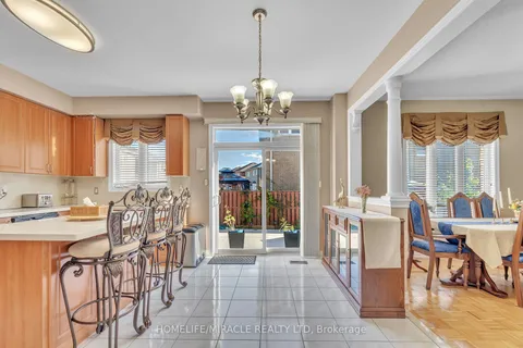 27 Putnam Dr, Brampton, ON L7A 3S9