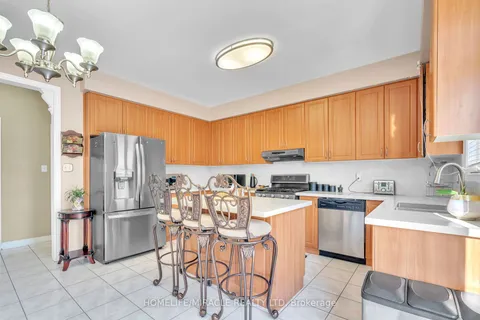 27 Putnam Dr, Brampton, ON L7A 3S9