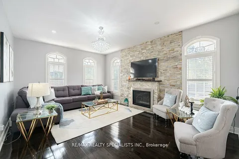 2 Belleville Dr, Brampton, ON L6P 1V7