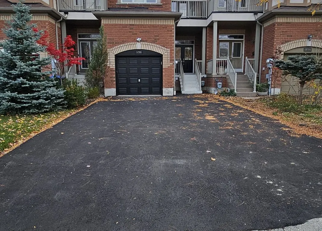 5298 Roadside Way, Mississauga, ON L5M 0H9