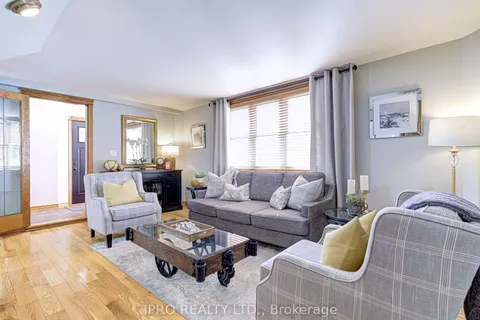 27 King St, Milton, ON L9T 1J6