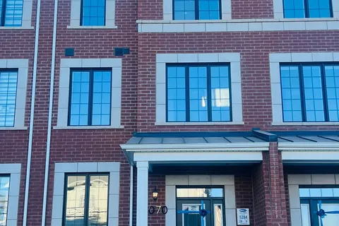 3070 Merrick Rd, Oakville, ON L6H 7G1